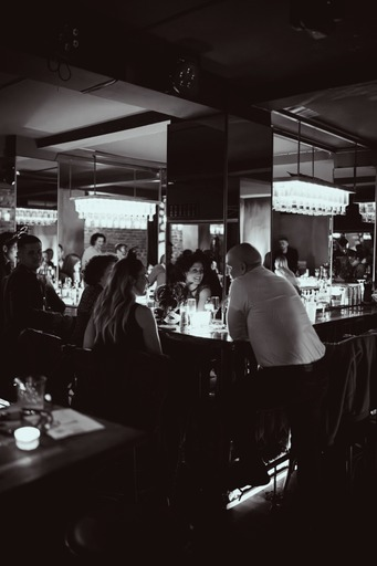 Retro Romance & Real Connections